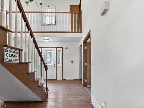 5th image of 16519 Albion Rd