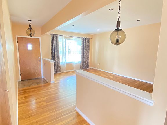 3rd image of 5080 Abington Dr