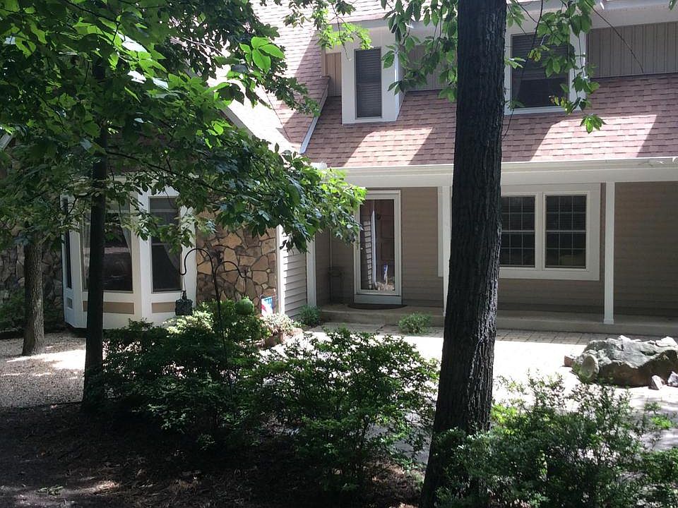 1st image of 104 Battery Ln