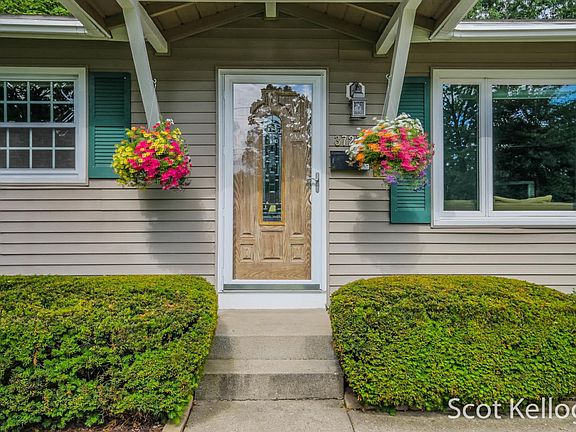 5th image of 3727 Wedgewood Dr SW
