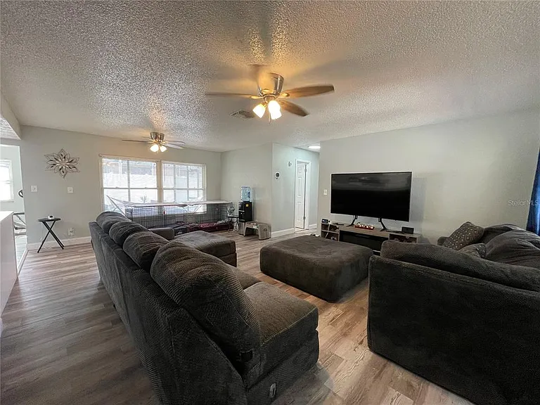 8910 Elm Leaf Ct — Photo 7