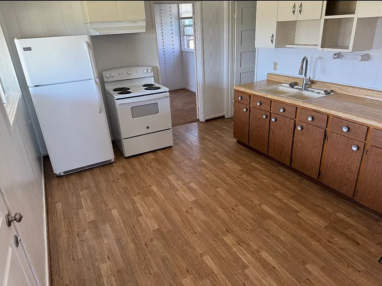 2313 Stites Ave — Photo 4