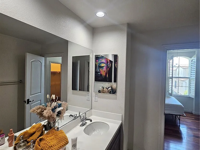 667 S Melrose St — Photo 16