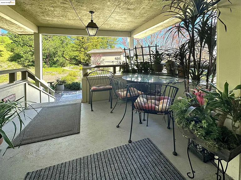 1910 Skycrest Dr #5 — Photo 28