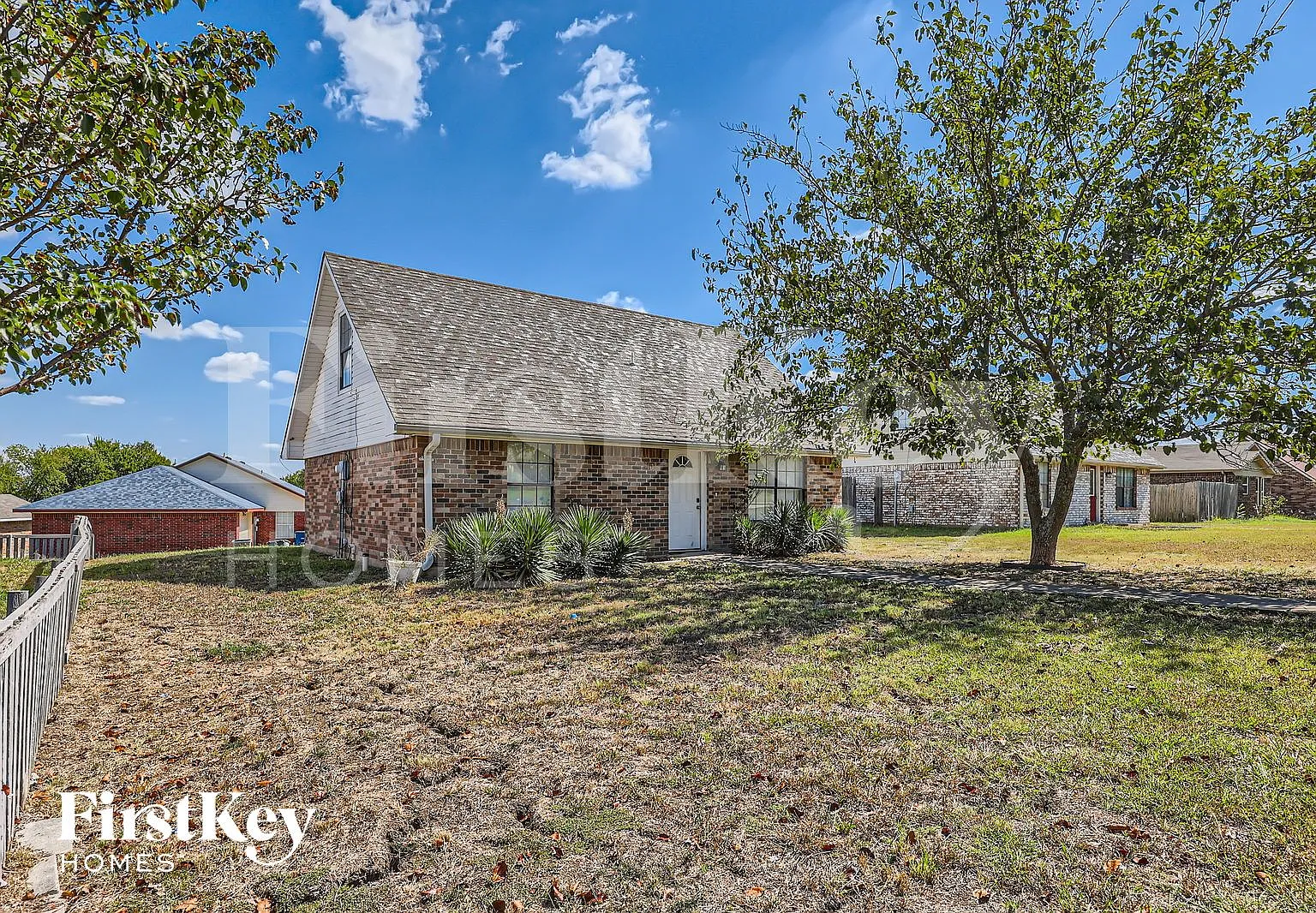 4 bed, 2.0 bath, 1757 sqft, $2,155 — Photo 2