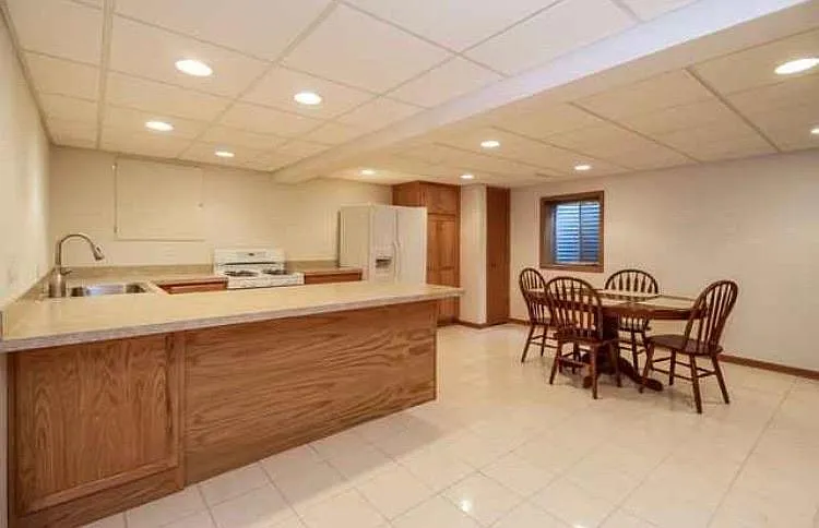 19430 Lisadell Dr — Photo 17