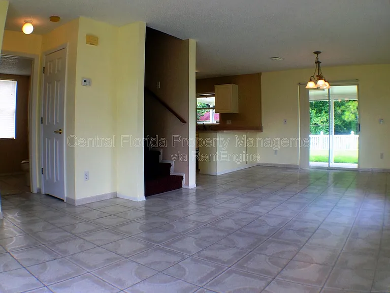 2320 Justin Ave — Photo 4