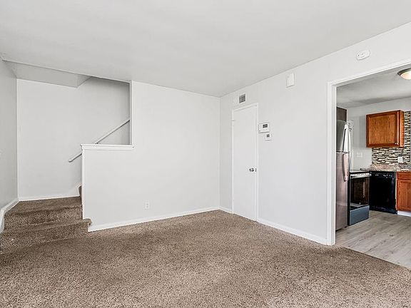 2nd image of 9556-9558 Charlotte St