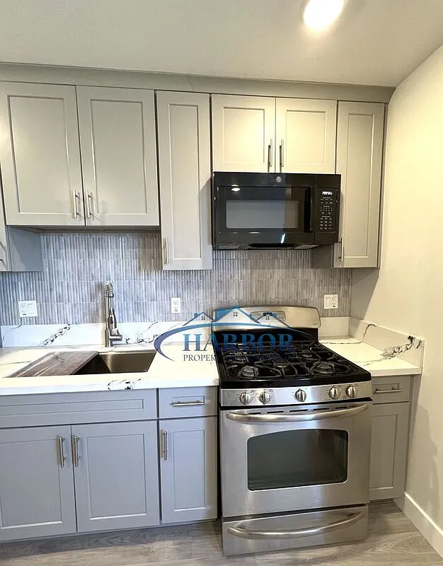 1 bed, 1.0 bath, $2,200 — Photo 4