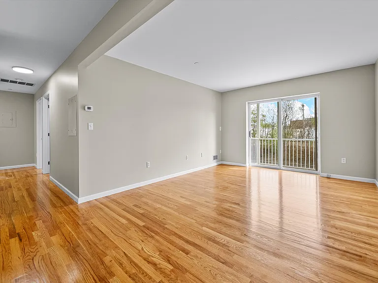 10-12 Chestnut St #207A — Photo 13