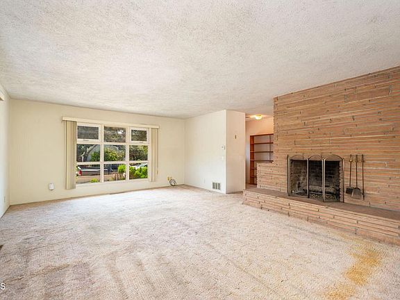 3rd image of 1024 Harvey Dr