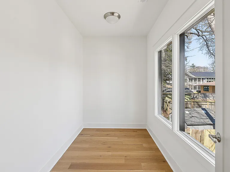 Whitefoord Ave NE — Photo 27