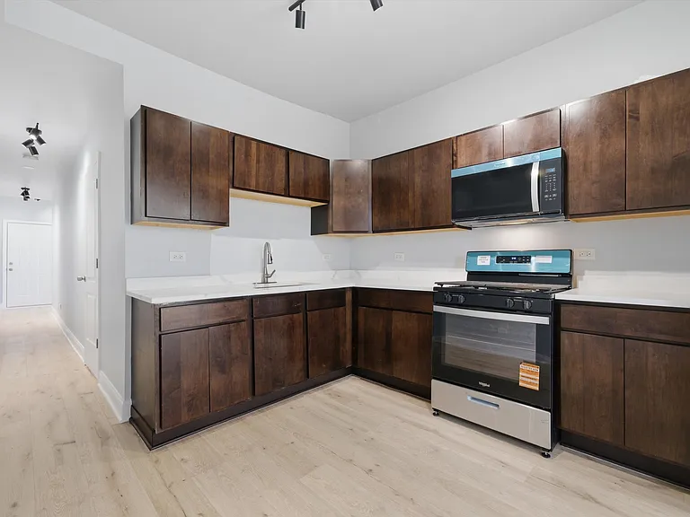541 N Lawndale Ave #3 — Photo 4