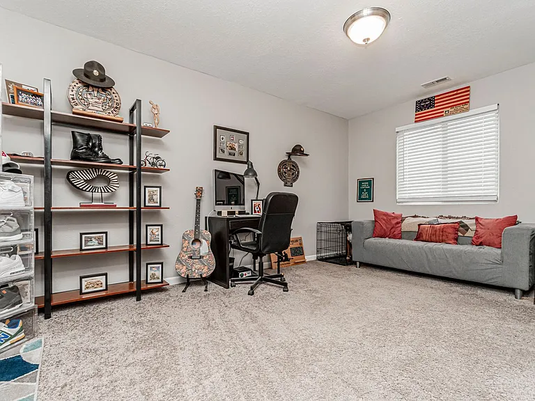 601 Seitz Ct — Photo 23