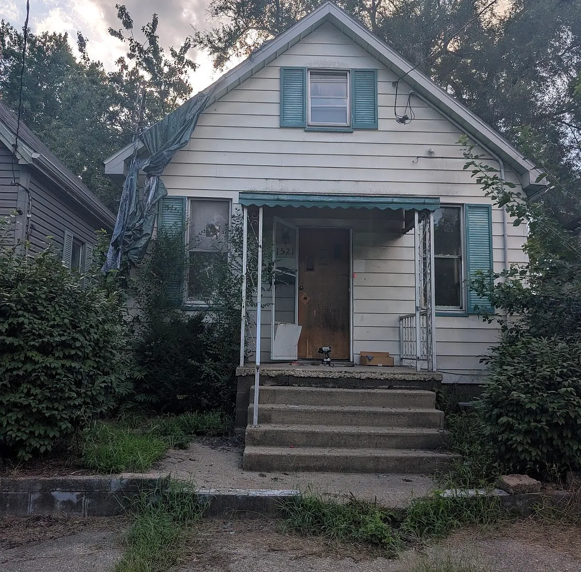 3 bed, 968 sqft, $595 — Photo 2