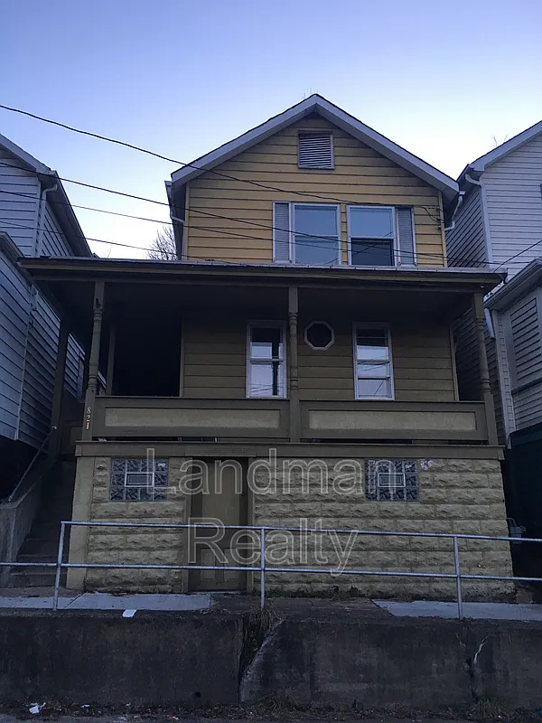 821 Prospect Ave photo 1