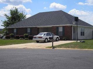 104 Langdon Ct, Bonaire, GA