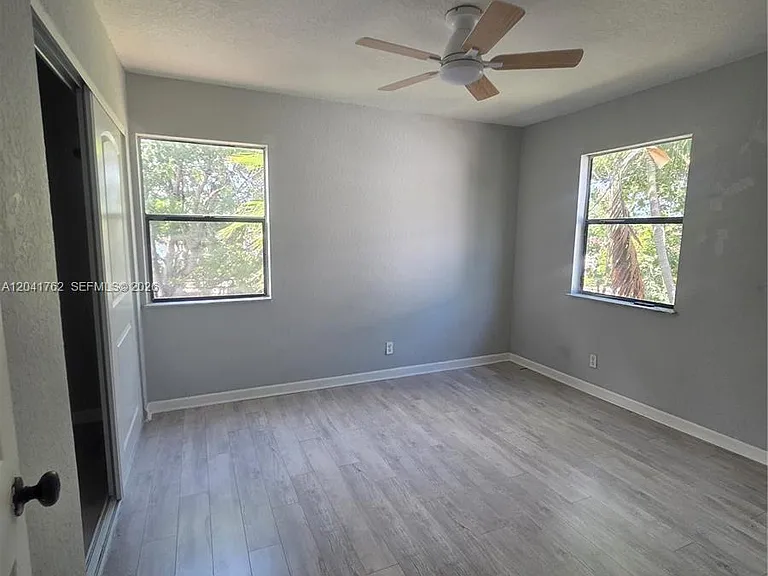 46 SE 10th St #3 — Photo 7