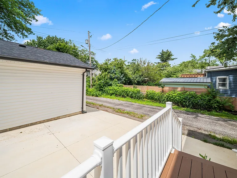 2589 Dayton Ave — Photo 71
