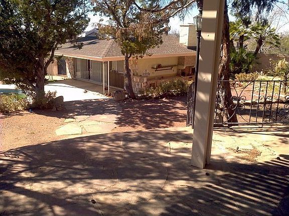 5th image of 2550 N Bonanza Ave