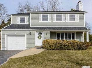 6 Crest Rd, New Hyde Park, NY 11040