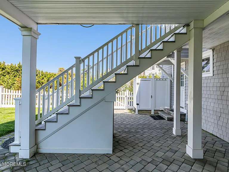 5 Lorraine Ave — Photo 49