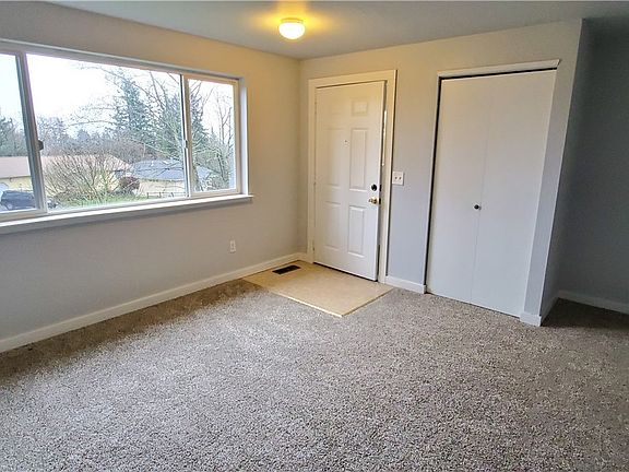 4th image of 6035 Sunshine Dr
