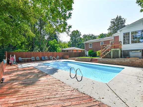 4th image of 1610 Efland Dr