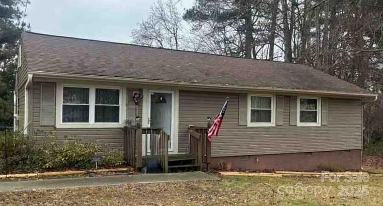 1st image of 203 Buckskin Dr