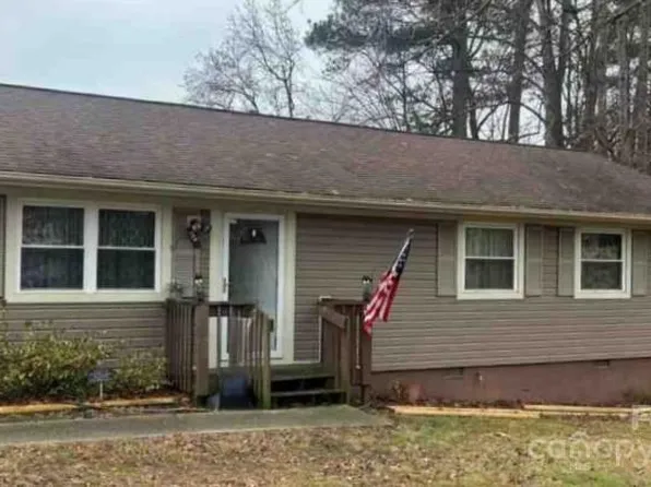 203 Buckskin Dr, Gastonia, NC 28052