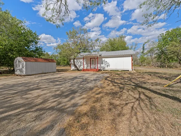 301 Tatum Rd, Martindale, TX 78655