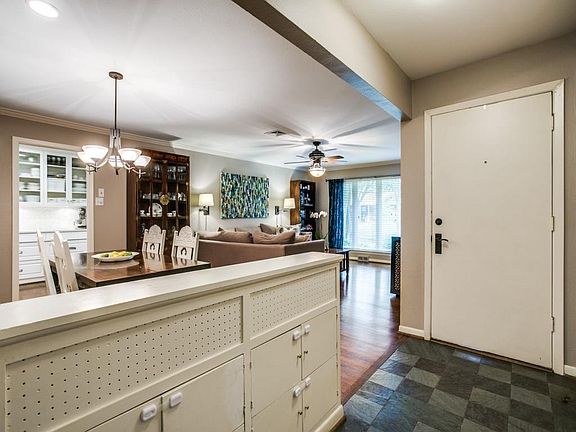 4th image of 3542 Warick Dr