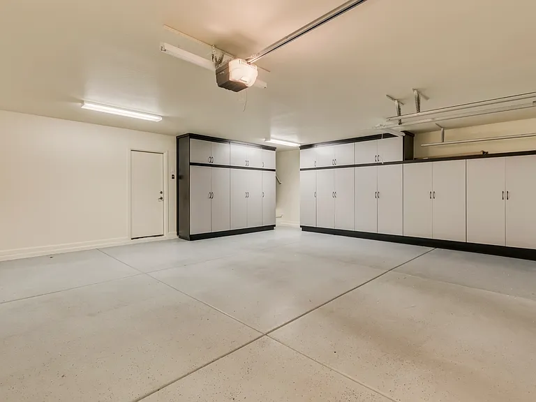 5733 W Plum Rd — Photo 32