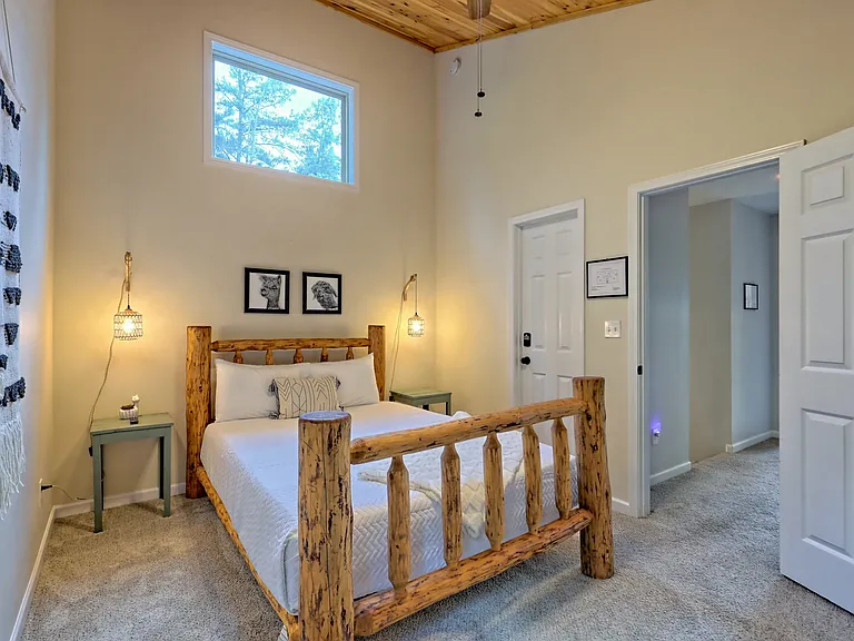112 John English Dr — Photo 32