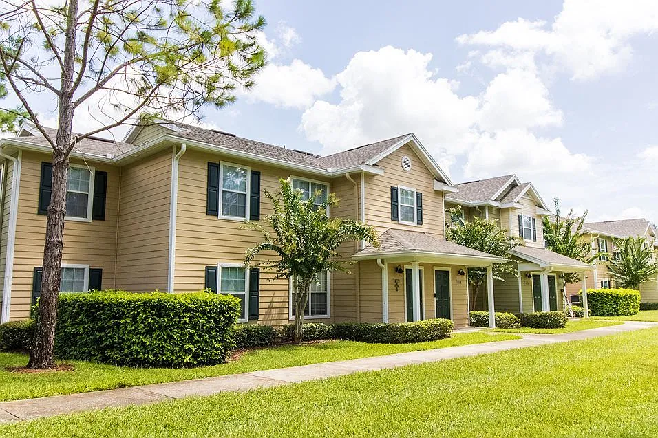 Enterprise Cove Apts