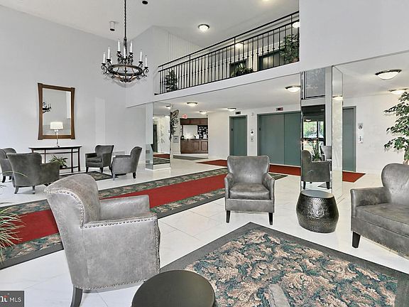 4th image of 2059 Huntington Ave APT 606