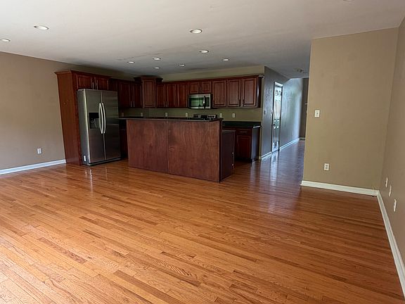 3rd image of 216 Lavinia St #216