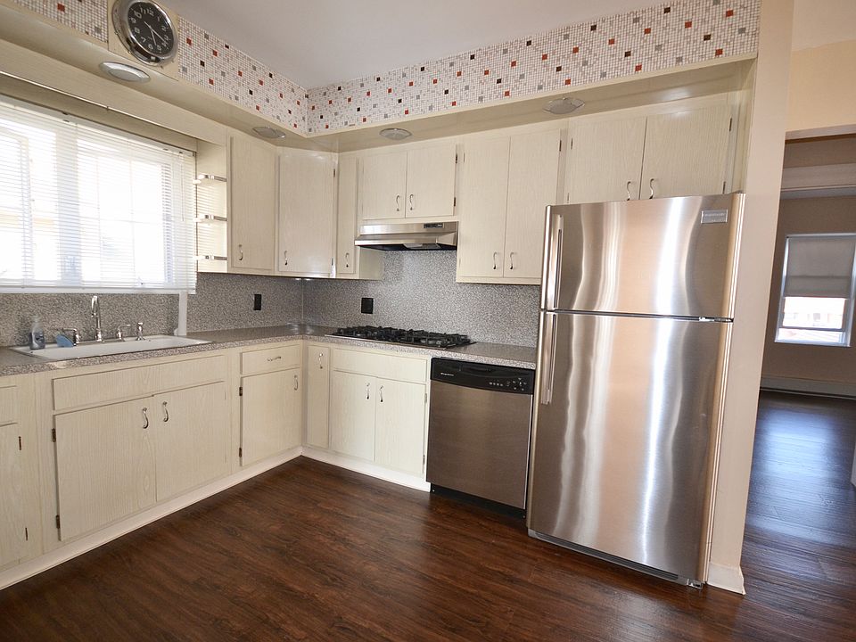 1st image of 8907 15th Ave #2