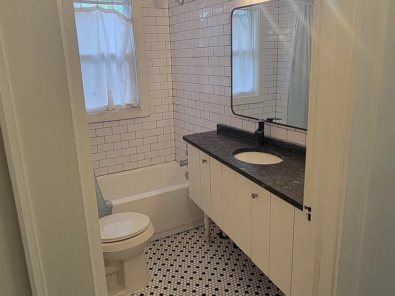 5927 Love St — Photo 9