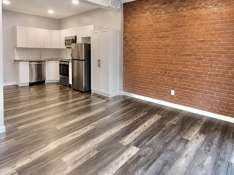 113 S Washington St #B — Photo 2