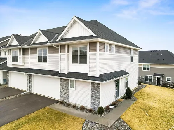 9647 Poplar Dr, Victoria, MN 55386