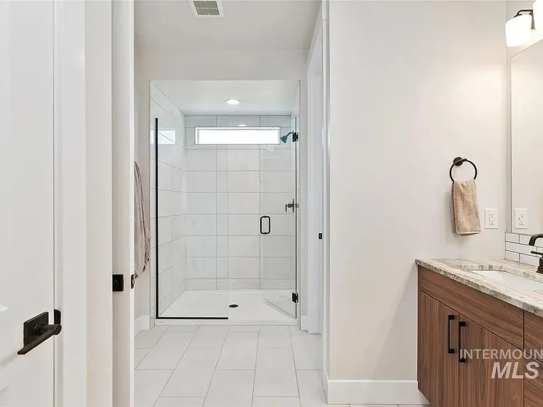 562 Hidden Mill Ct — Photo 16