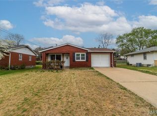 1157 Landgraf Dr, Cape Girardeau, MO 63701