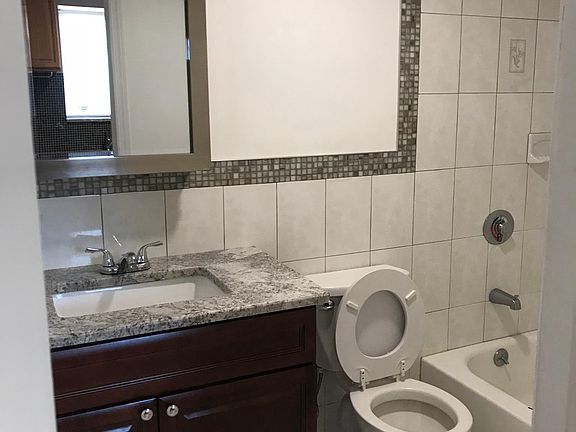 4th image of 170 Greenleaf Ave