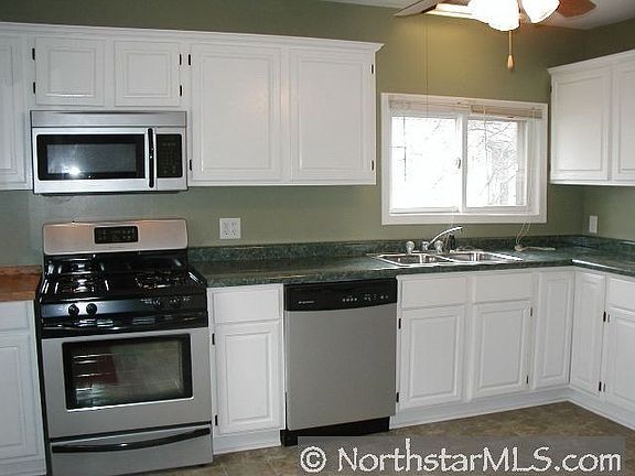 4th image of 605 Minnehaha Ave E