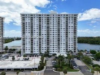 500 Bayview Dr APT 831, Sunny Isles Beach, FL, 33160