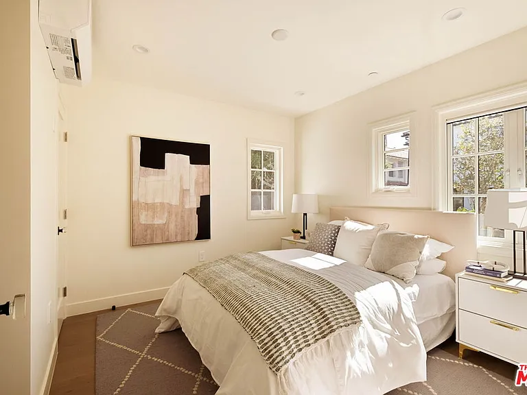308 S Highland Ave — Photo 58