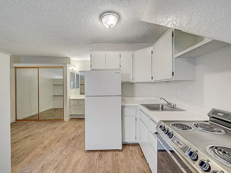 BOA-Bolero Apartments — Photo 27