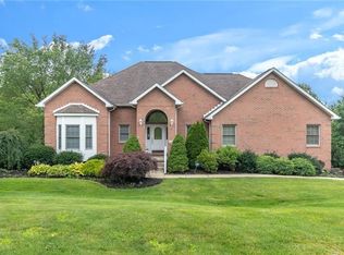 116 Walnut Ridge Dr, Beaver Falls, PA 15010