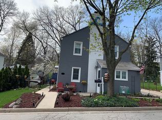 5595 Arrowwood St, Greendale, WI 53129